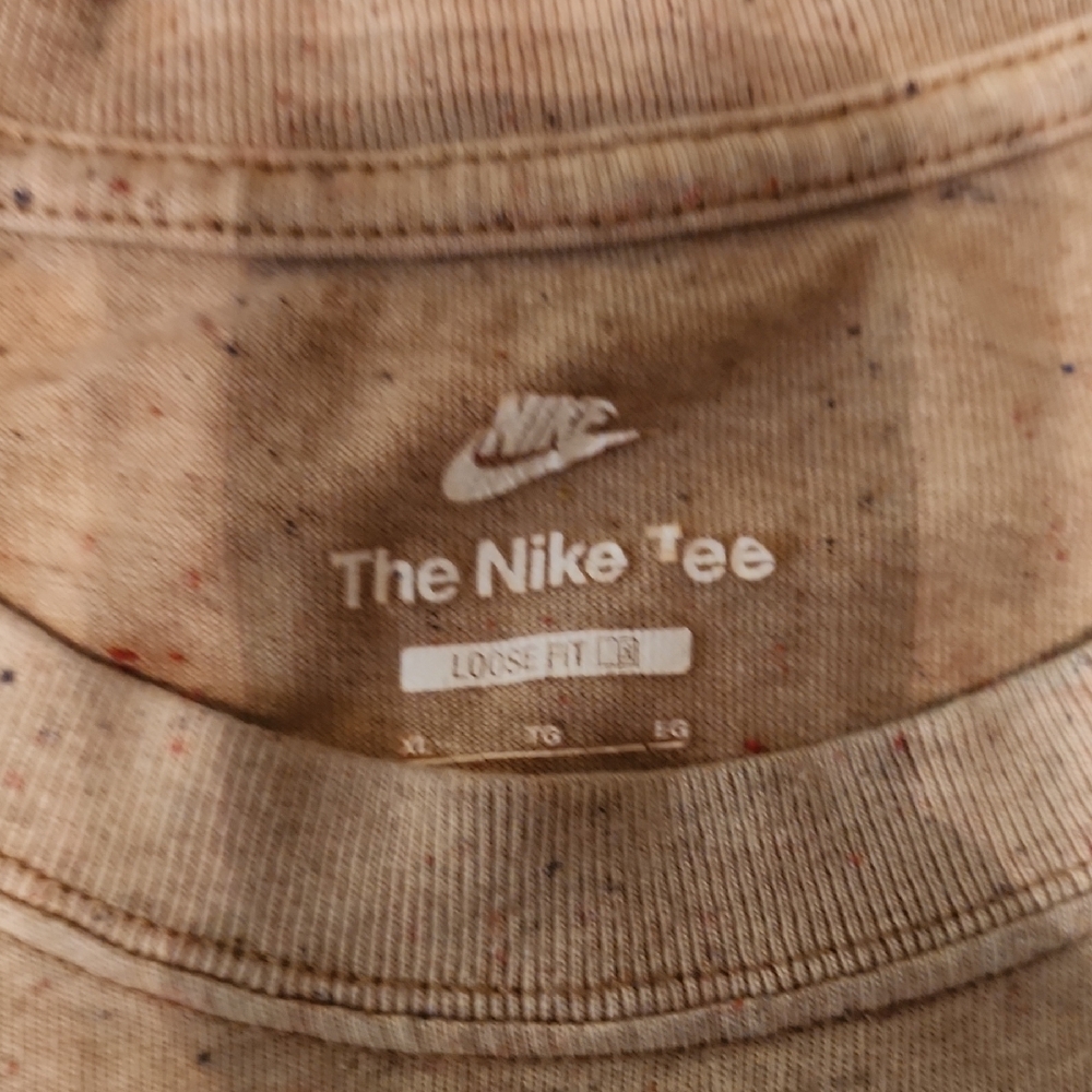 Nike Tan Tee with Daisy Flowe Graphic - Picture 7 of 7